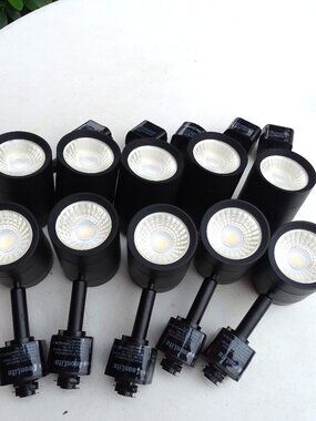 Lot of TEN (10) Modern Track Light Fixtures with Bulbs